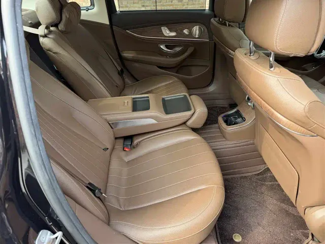 Mercedes-Benz E-Class — Фото автомобиля 15