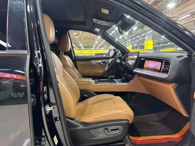 GAC Trumpchi GS8 — Фото автомобиля 9