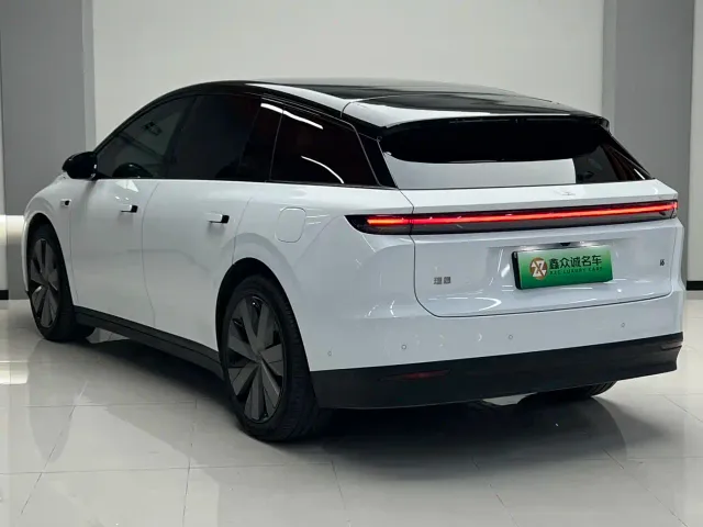 Li Auto i6 — Фото автомобиля 17