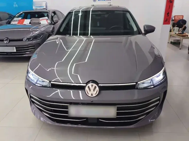 Volkswagen Passat — Фото автомобиля 2