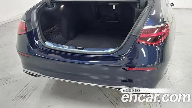 Mercedes-Benz S-Class — Фото автомобиля 11