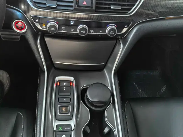 Honda Accord — Фото автомобиля 9