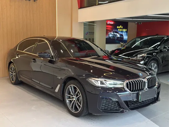 BMW 5 Series — Фото автомобиля 3