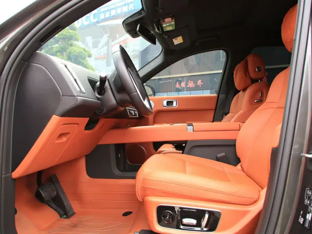 Li Auto L8 — Фото автомобиля 17