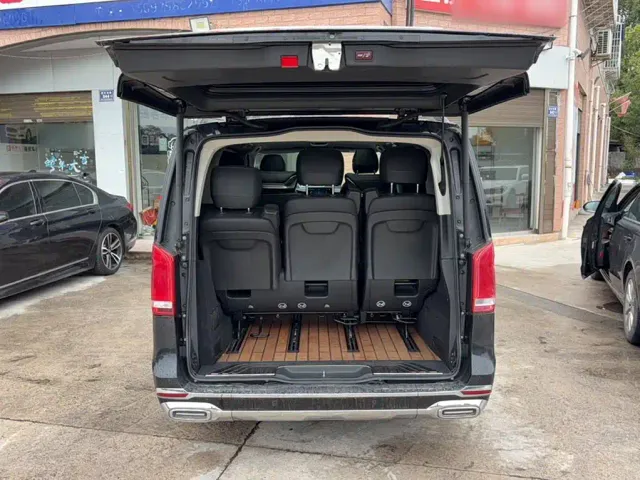 Mercedes-Benz V-Class — Фото автомобиля 14