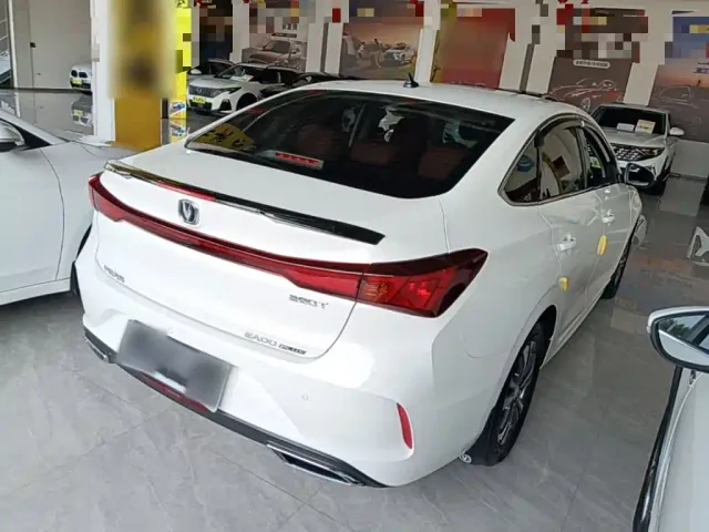 Changan Eado — Фото автомобиля 6