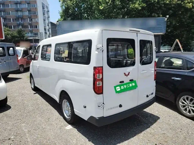 Wuling Yangguang — Фото автомобиля 4