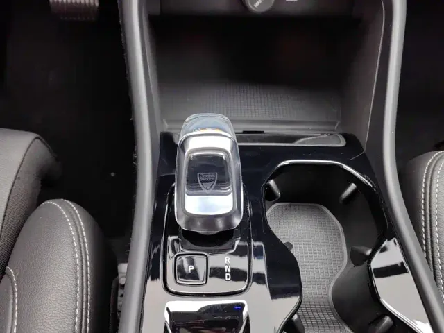 Volvo XC40 — Фото автомобиля 13