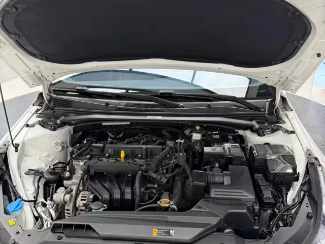 Hyundai Elantra — Фото автомобиля 10