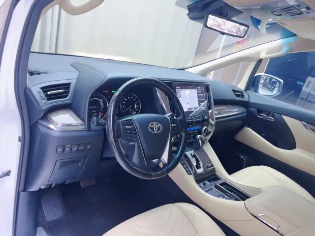 Toyota Vellfire — Фото автомобиля 11