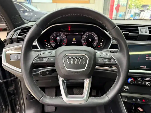 Audi Q3 — Фото автомобиля 11
