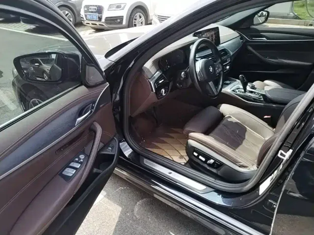 BMW 5 Series — Фото автомобиля 19
