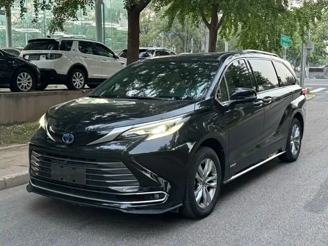 Фотография автомобиля — Toyota Sienna