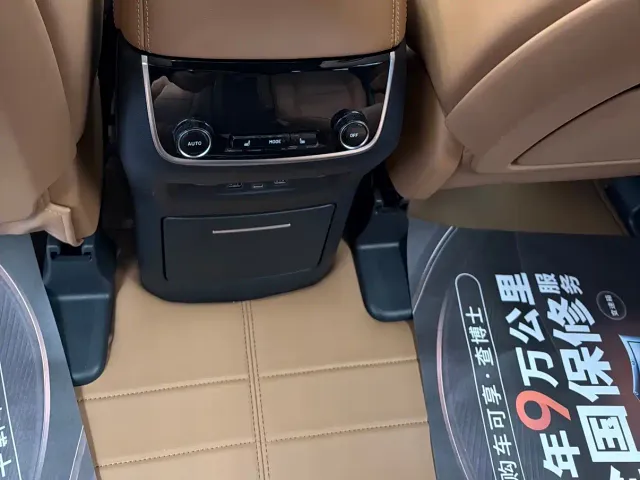 Li Auto ONE — Фото автомобиля 21