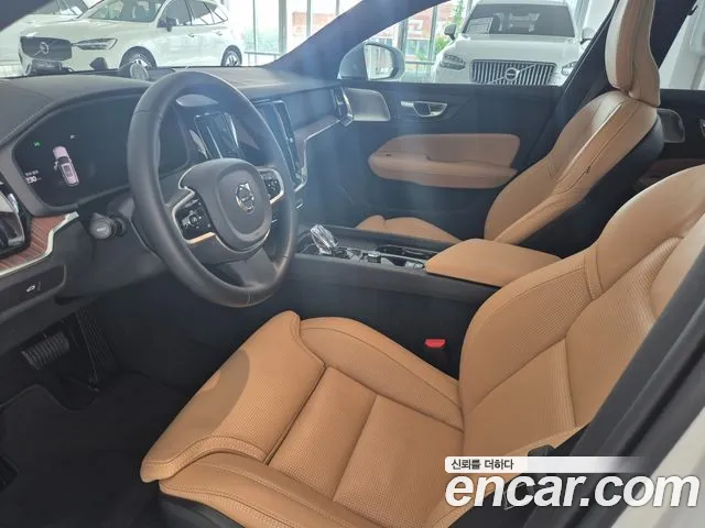 Volvo V60 — Фото автомобиля 12