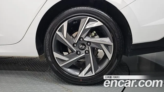 Hyundai Avante CN7 — Фото автомобиля 21