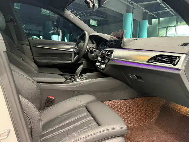 BMW 6 Series Gran Turismo — Фото автомобиля 11