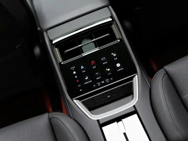 Porsche Panamera — Фото автомобиля 11