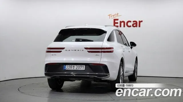 Genesis GV70 2.5T Бензин AWD — Фото автомобиля 4