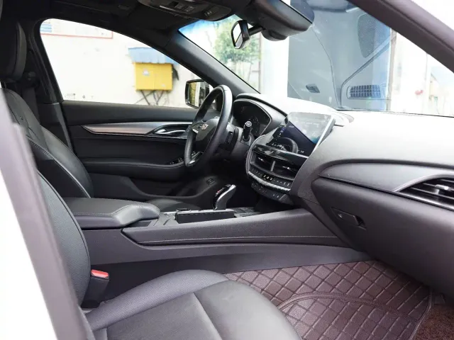 Cadillac CT5 — Фото автомобиля 10