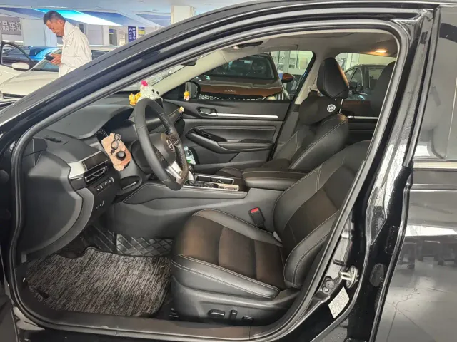 Nissan Teana — Фото автомобиля 4