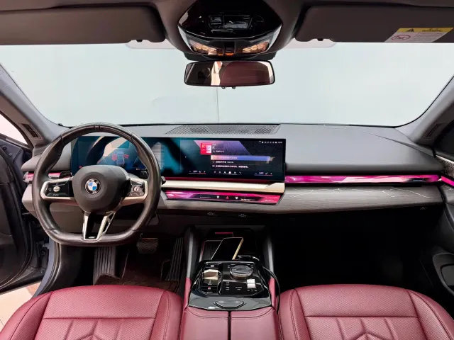 BMW 5 Series — Фото автомобиля 19