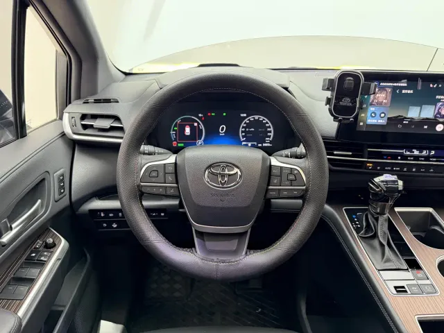 Toyota Granvia — Фото автомобиля 4