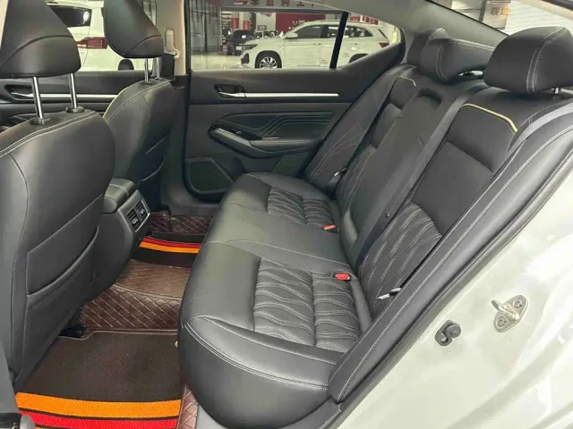 Nissan Teana — Фото автомобиля 19
