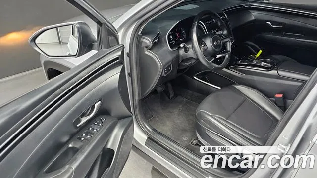 Hyundai Tucson Tucson (NX4) Дизель 2.0 2WD — Фото автомобиля 10