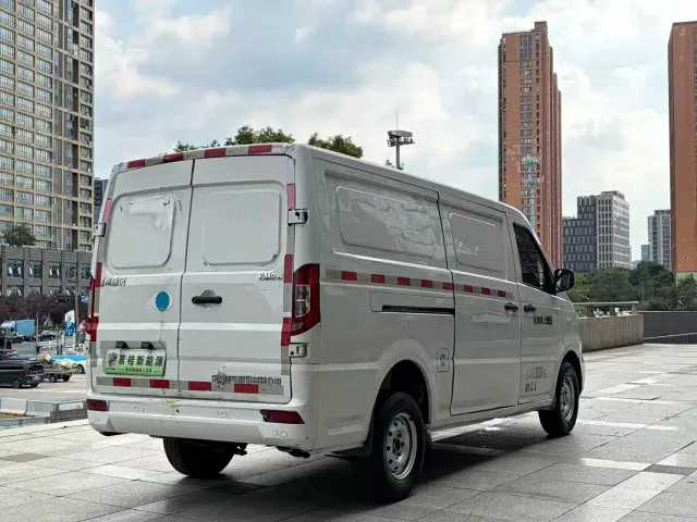 Dongfeng Yufeng Yufeng EM26 — Фото автомобиля 5