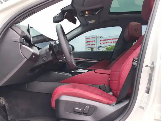 BMW 5 Series — Фото автомобиля 10