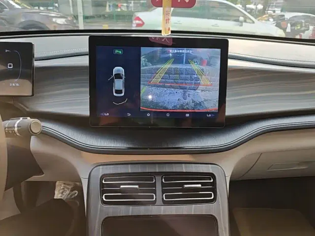 BYD Qin PLUS — Фото автомобиля 12
