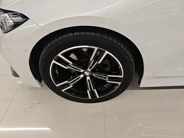 BMW 3 Series — Фото автомобиля 22