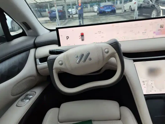 IM Motors LS6 — Фото автомобиля 11