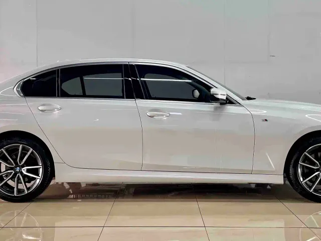BMW 3 Series — Фото автомобиля 4