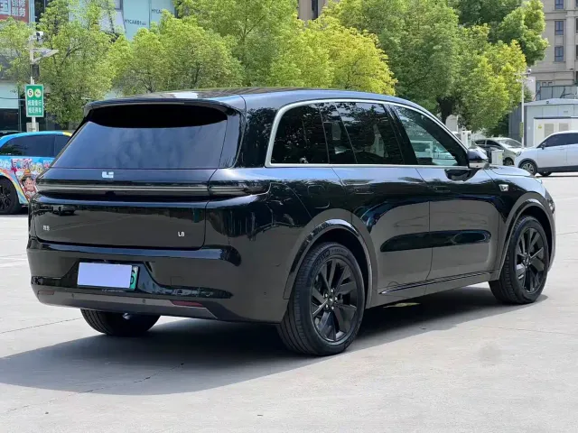 Li Auto L8 — Фото автомобиля 6
