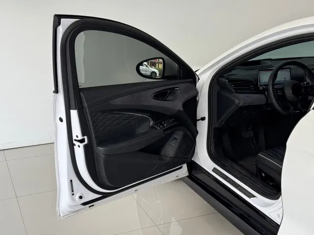 BYD Seal — Фото автомобиля 14