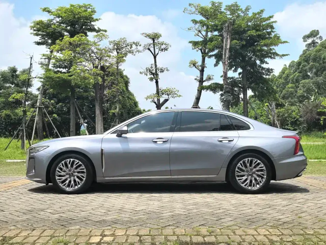 Hongqi H5 — Фото автомобиля 4
