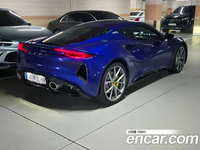 Lotus Emira — Фото автомобиля 4
