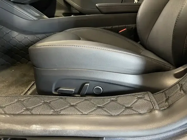 Tesla Model 3 — Фото автомобиля 25