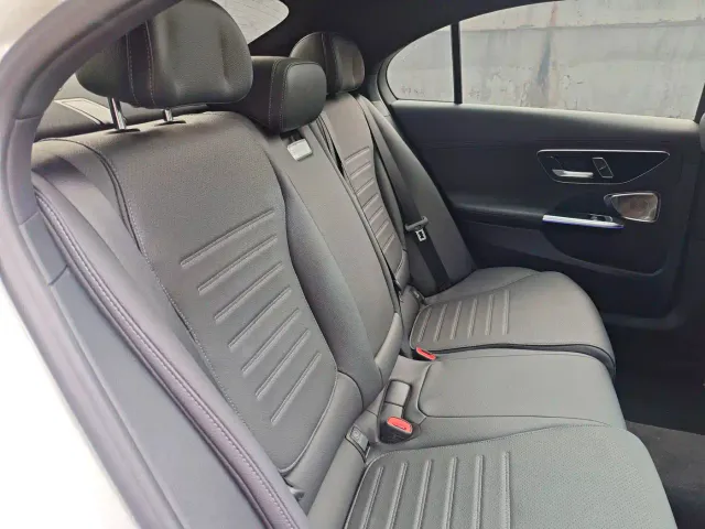 Mercedes-Benz C-Class — Фото автомобиля 7