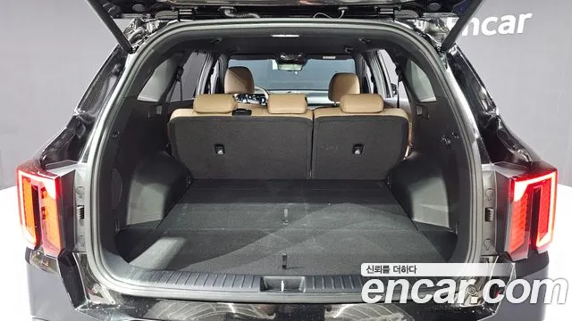 Kia Sorento Новый Sorento 4 поколение Бензин 2.5T 2WD — Фото автомобиля 18
