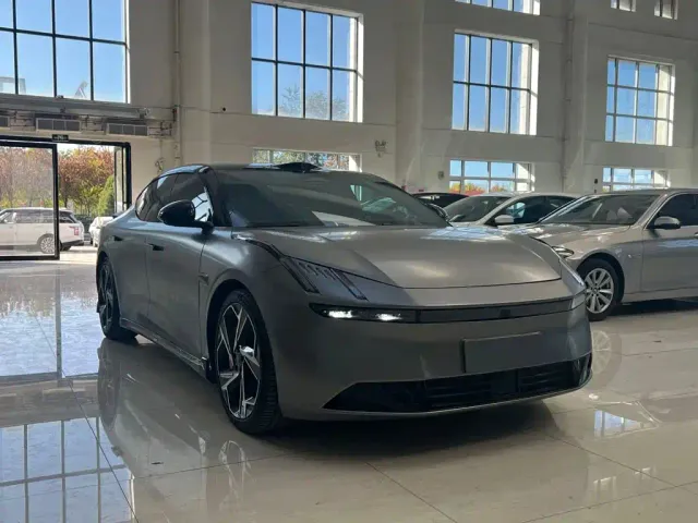 Lynk & Co Z10 — Фото автомобиля 3