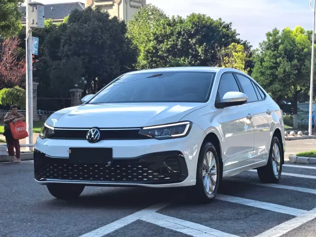 Фотография автомобиля — Volkswagen Lavida