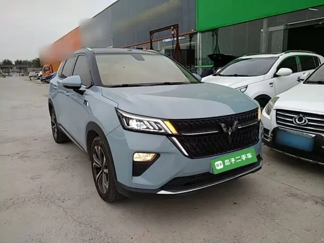 Wuling Asta — Фото автомобиля 3