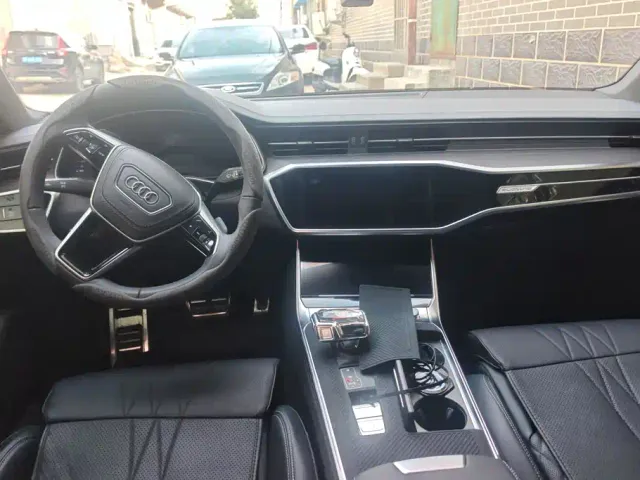 Audi A6L — Фото автомобиля 12