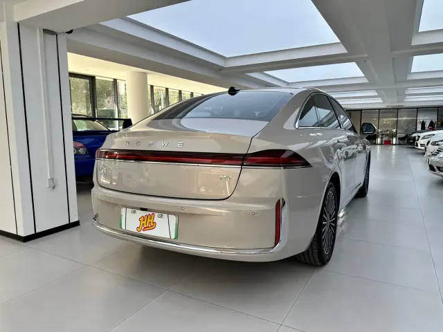 Roewe M7 DMH — Фото автомобиля 15