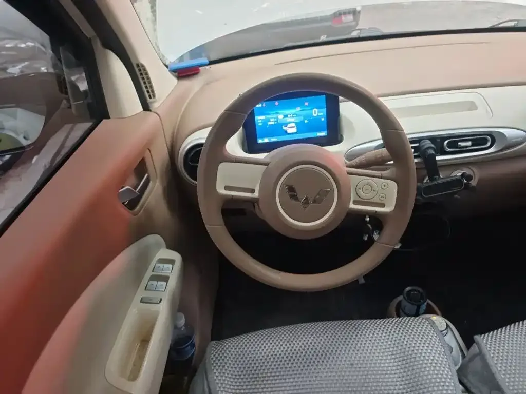 Wuling Motors Hongguang MINIEV 2025 4-Door Advanced — Фото автомобиля 6