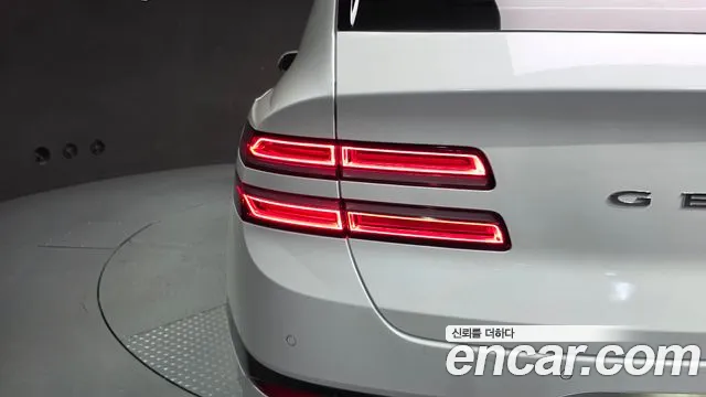 Genesis GV80 — Фото автомобиля 23