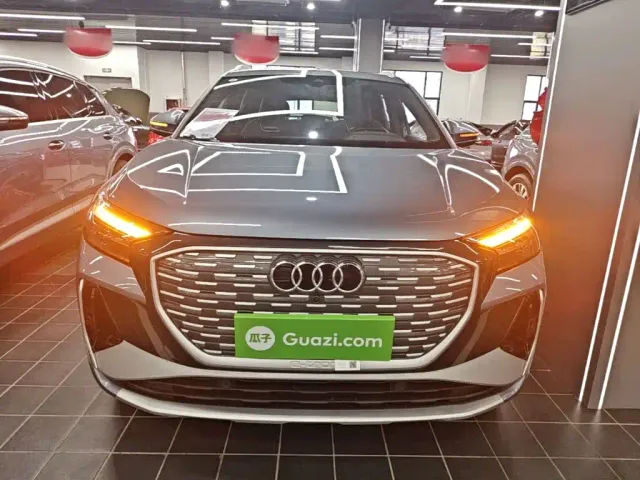 Audi Q4 e-tron — Фото автомобиля 2